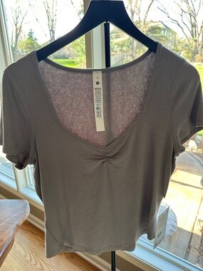 Lululemon sweetheart hold tight short sleeve size 12 WSHG